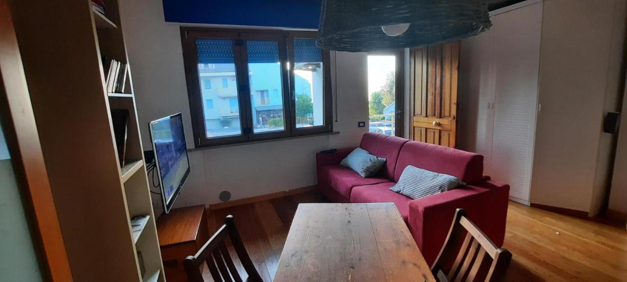 Casamarina Apartment มารีนา ดิ มอนเตมาร์เชียโน ภายนอก รูปภาพ